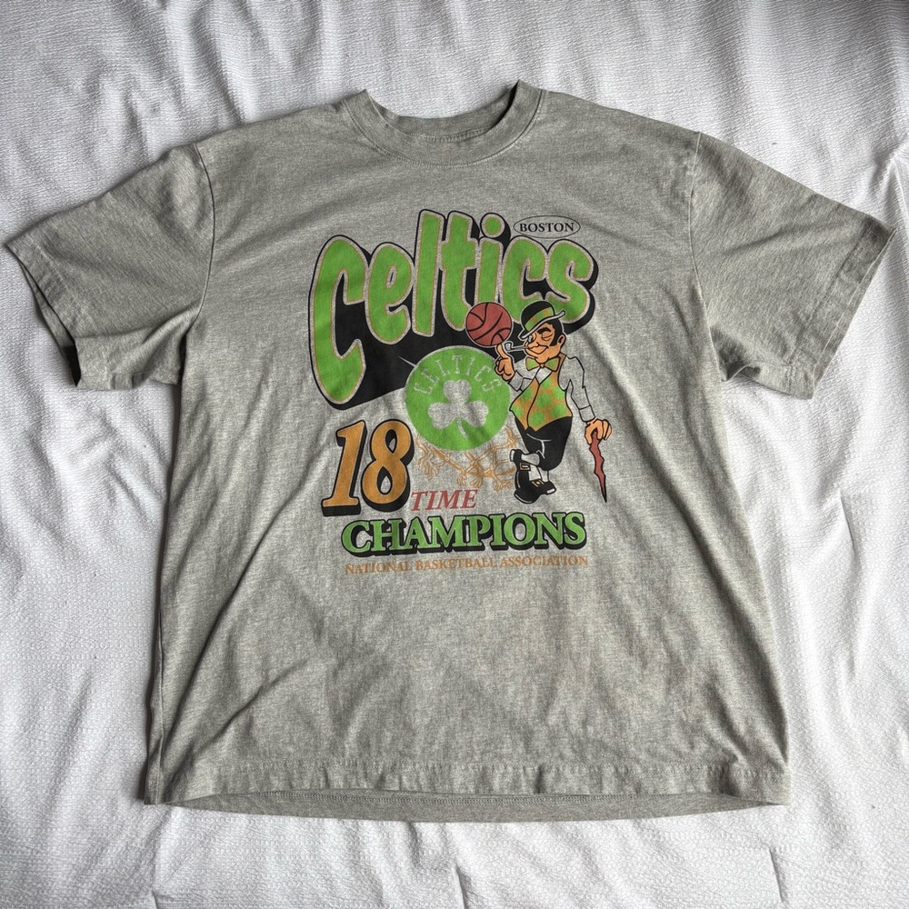 Boston Celtics 18 Time Champions NBA Official Gray T-Shirt Men’s Size Large
